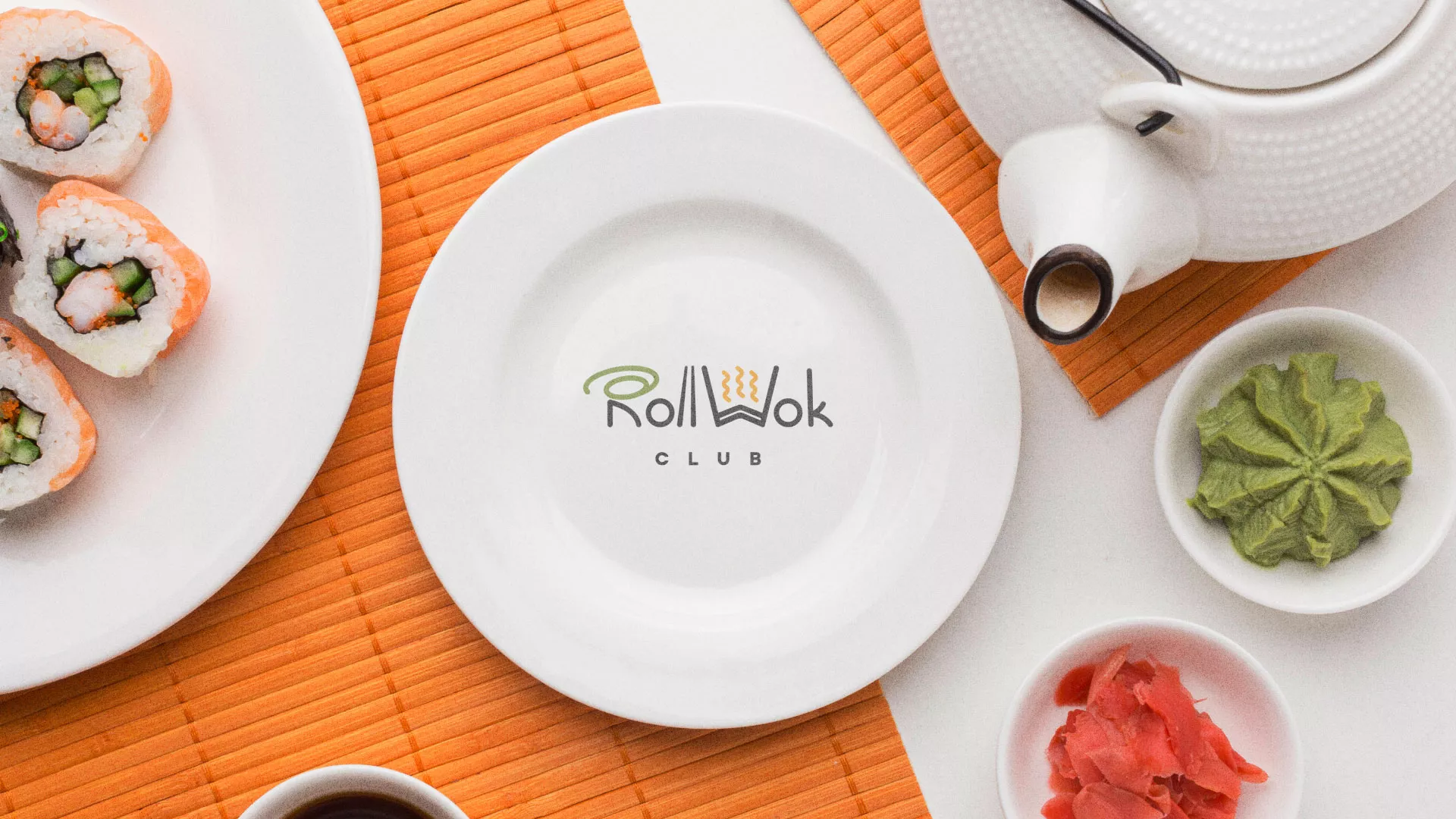 Разработка логотипа и фирменного стиля в Белоярском для суши-бара «Roll Wok Club»